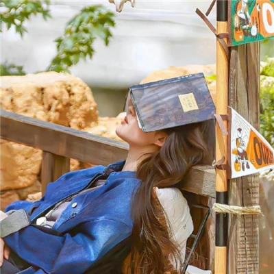 伊朗三面戏剧人生